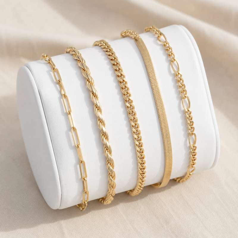 Conjunto de pulseiras douradas de várias correntes para combinar