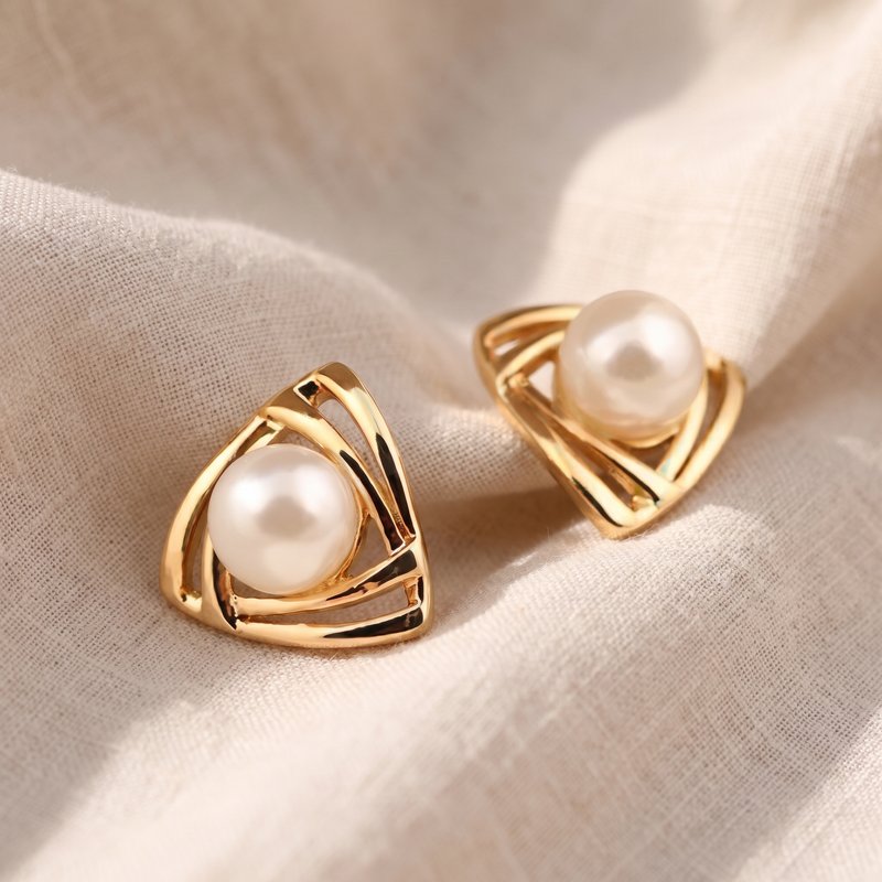 Brincos delicados com pérolas | Dourado