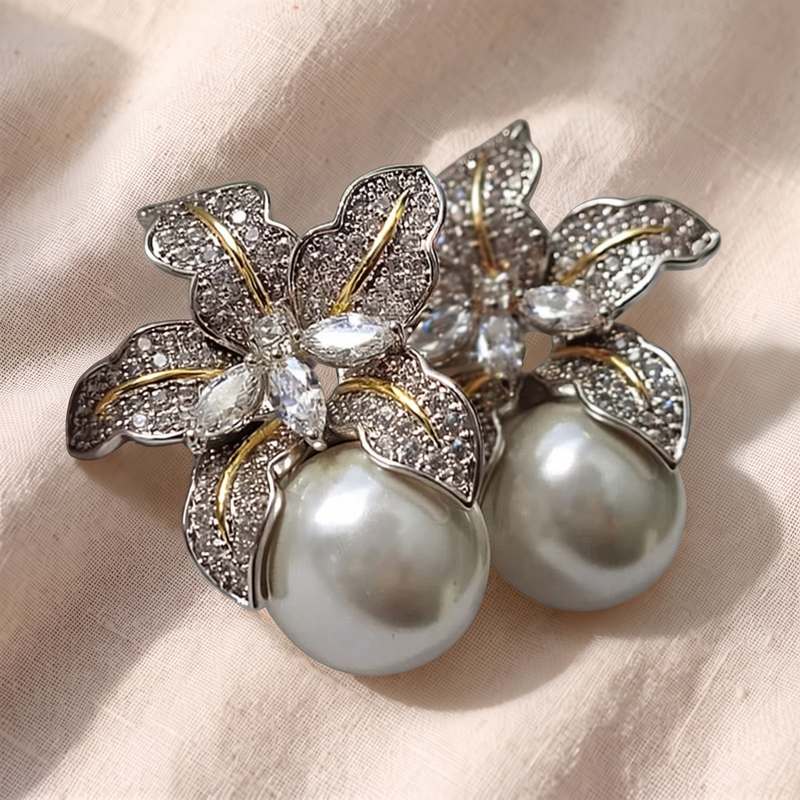 Brincos de pérolas Flor | Tom de ouro branco